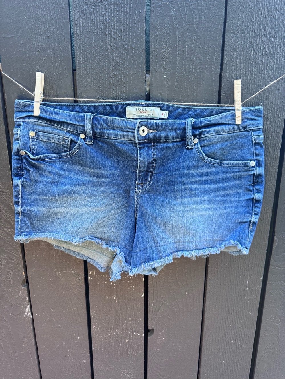 Torrid Dark Wash Distressed Denim Cutoff Shorts, Size 16